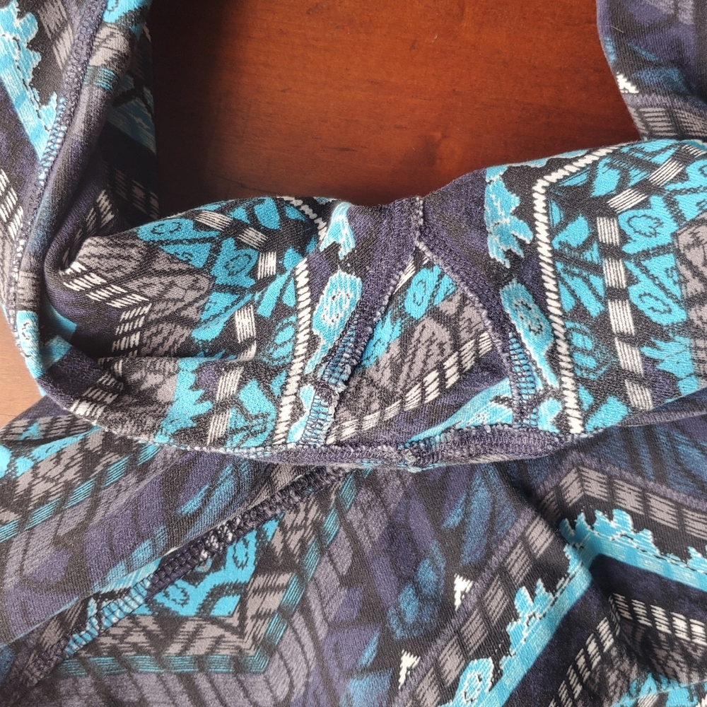 Alo Mid Rise Leggings - Picture 11 of 11